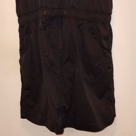 Stay Stylish and Comfortable with The North Face Dress - Picture 5 of 8